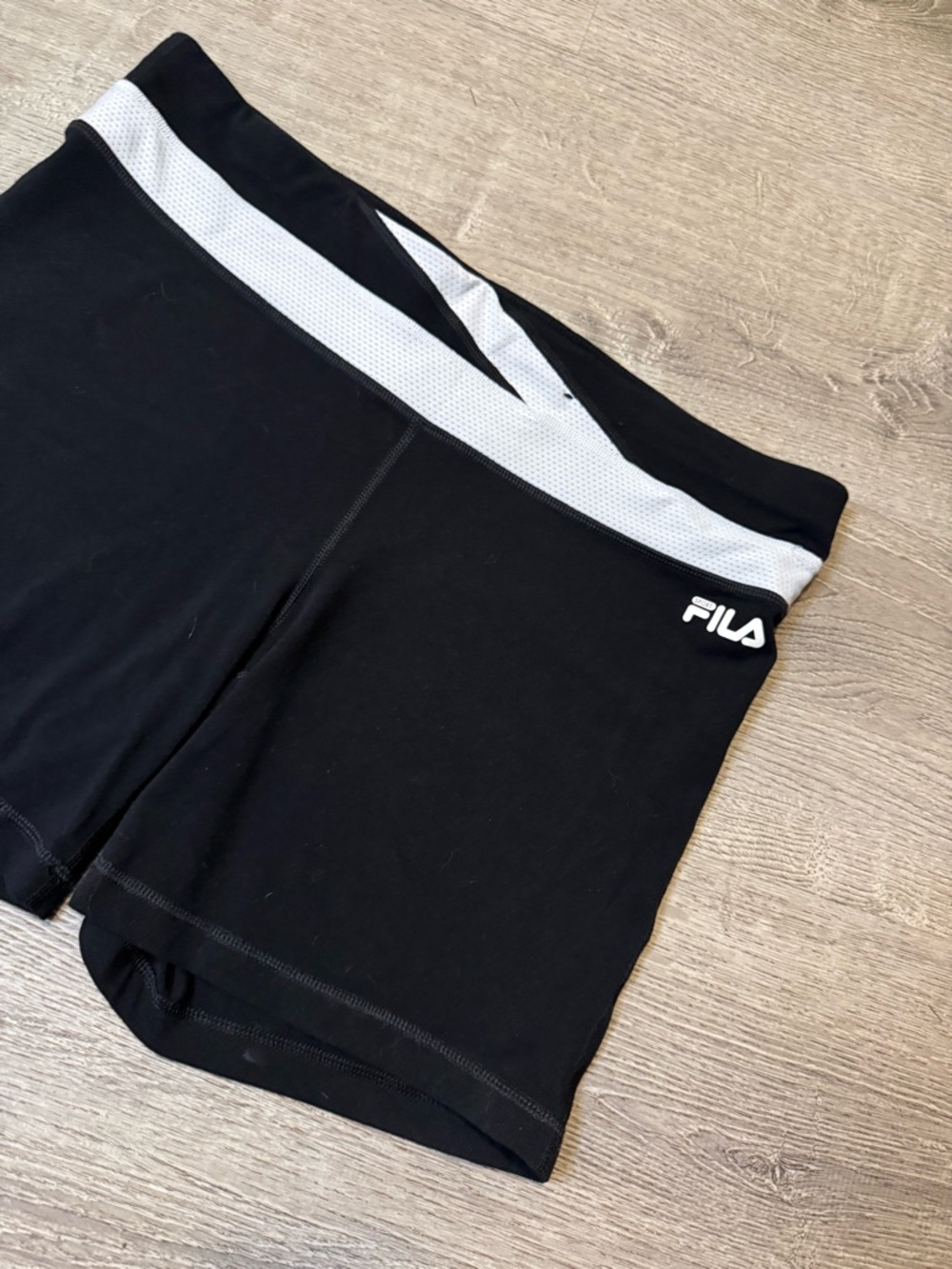 •FILA• SHORTS - Picture 2 of 6